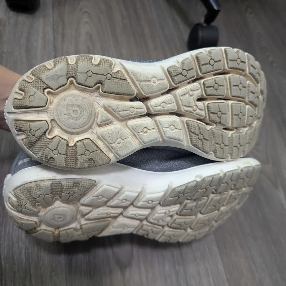 ❤️5/$25 Brooks Women's Gray Running Shoes
